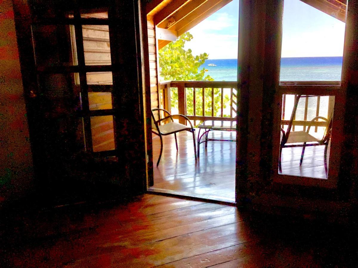 Reef Beach House - 2 Bedrooms Sandy Bay Bagian luar foto